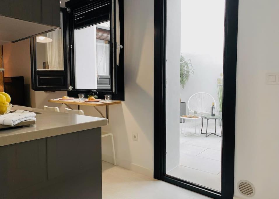 Lovely 2-bed in Granada 1min to Gran Via de Colon Exterior foto