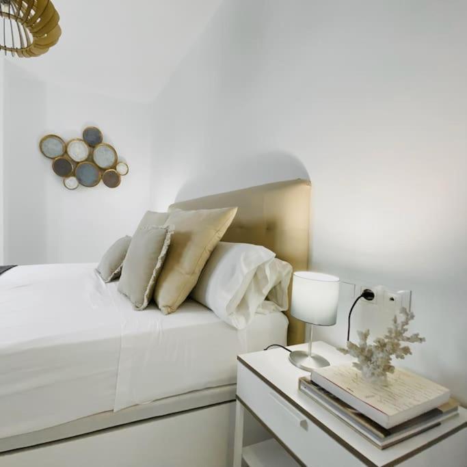Lovely 2-bed in Granada 1min to Gran Via de Colon Exterior foto