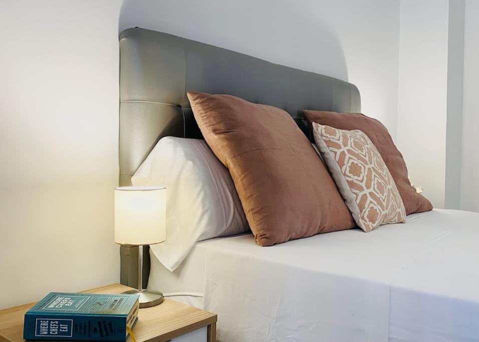Lovely 2-bed in Granada 1min to Gran Via de Colon Exterior foto