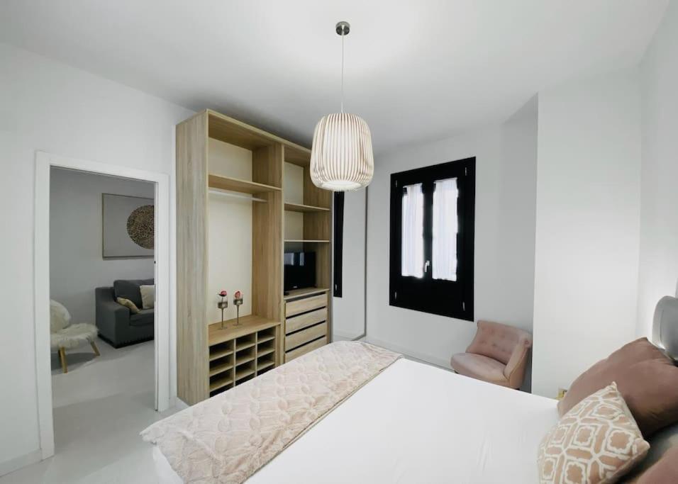 Lovely 2-bed in Granada 1min to Gran Via de Colon Exterior foto